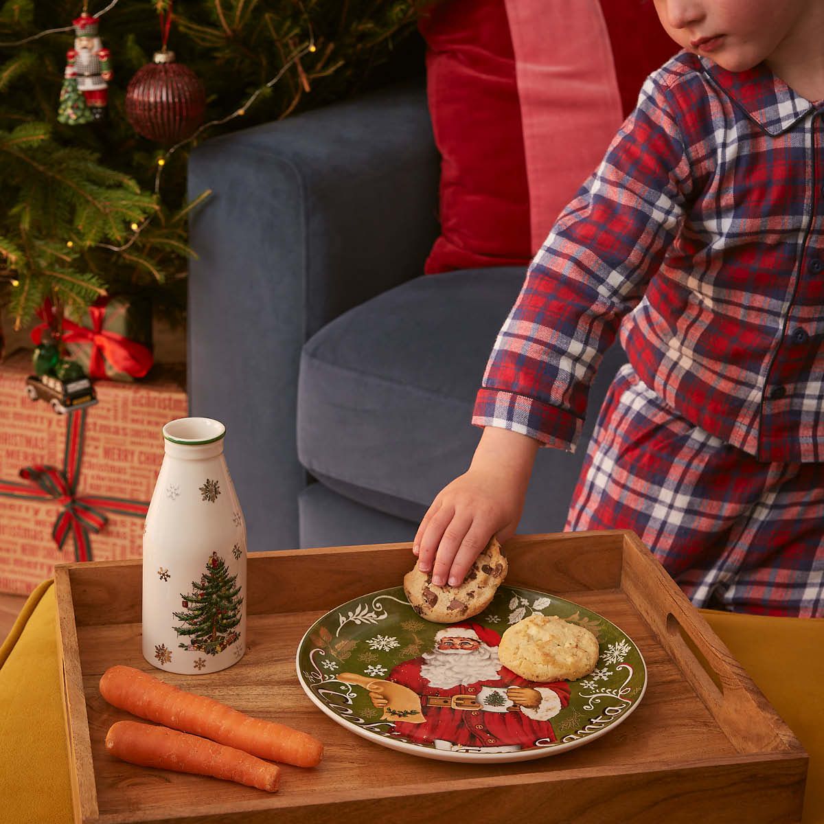 Christmas Tree Santa Plate & Milk Bottle Set image number null